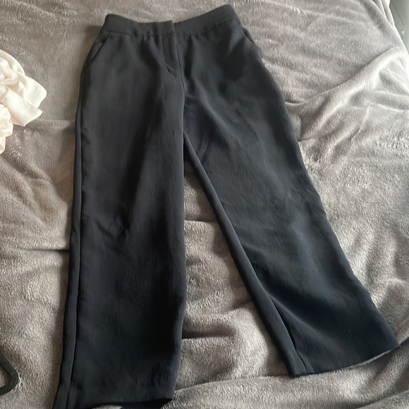 Wilfred Black Dress Pants, not sold anymore but similar to the Carrot pant - Picture 4 of 4